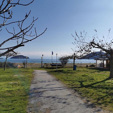 Nia'S Apartment By The Sea Nea Iraklitsa Εξωτερικό φωτογραφία